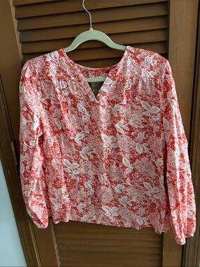 Women’s Red & White Floral V-Neck Blouse by Naturals